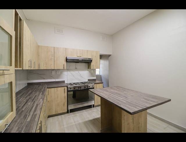 3 BEDROOM HOUSE FOR SALE IN KENSINGTON